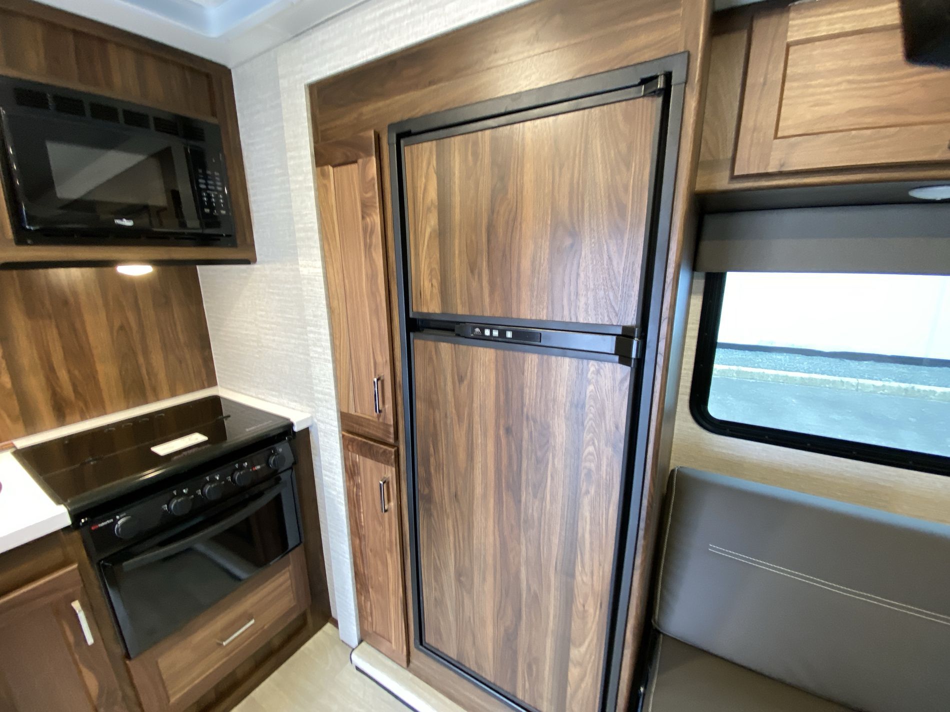 2025 WINNEBAGO MINNIE WINNIE 26T, , hi-res image number 15